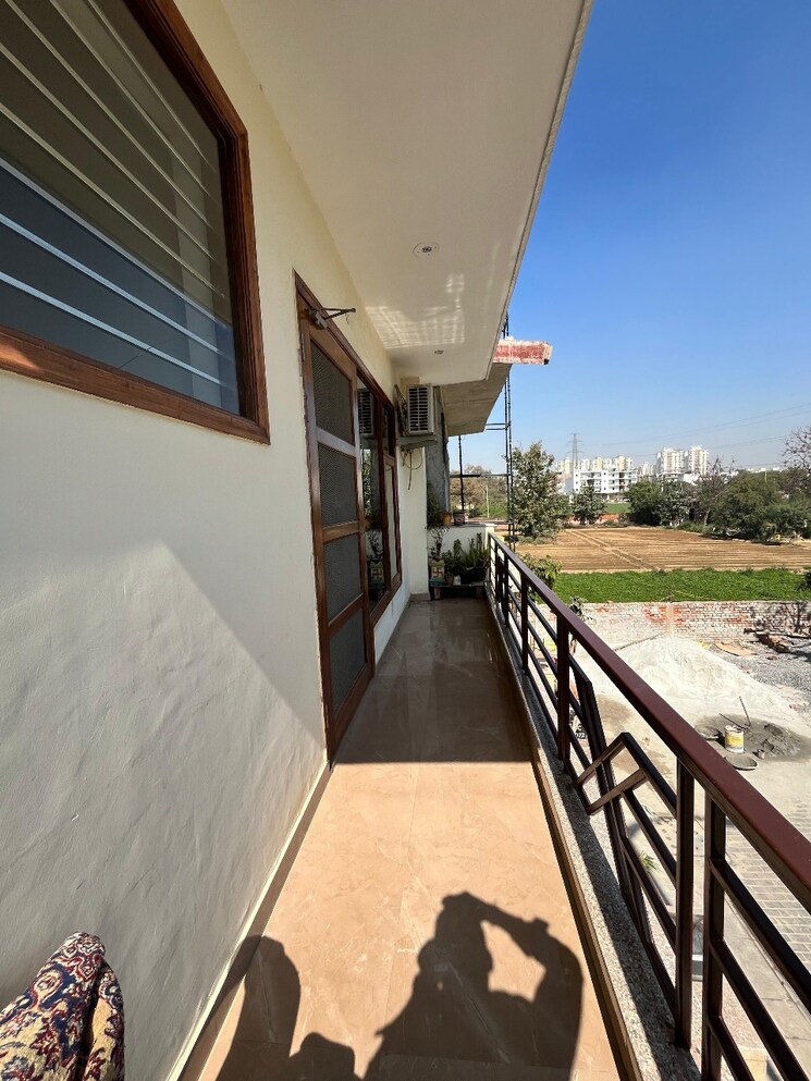 Balcony, sector 81 3 Bedroom 1300 Sq.Ft. Builder Floor In Sector 81 Faridabad 9038585