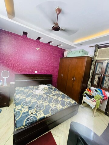 Bedroom in 2 BHK Apartment at Priyadarshni Apartments, Paschim Vihar – for Rent