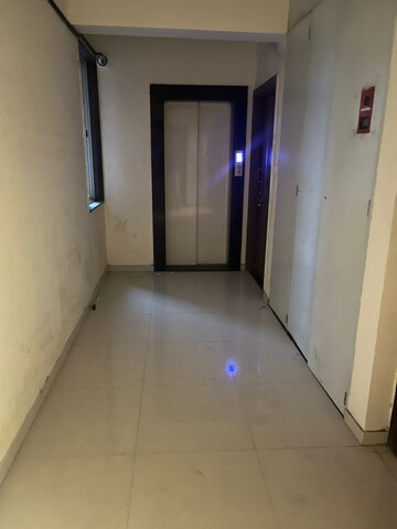 Room in 2 BHK Apartment at Lower Parel West – for Sale