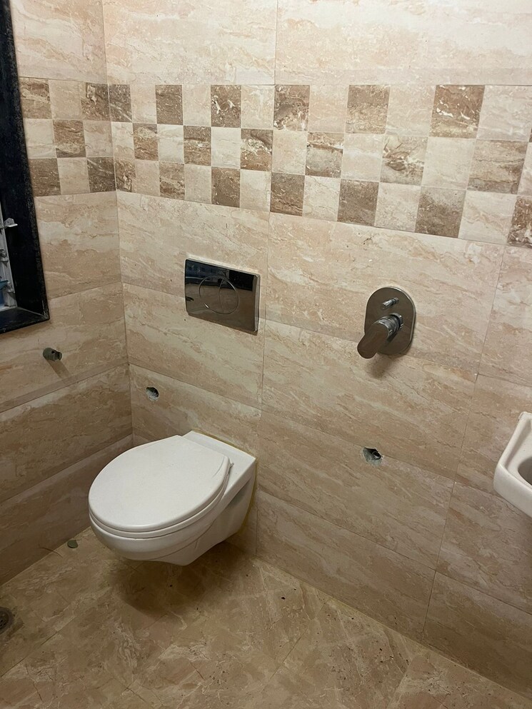 Bathroom, lower parel west 2 Bedroom 550 Sq.Ft. Apartment In Lower Parel West Mumbai 9038523