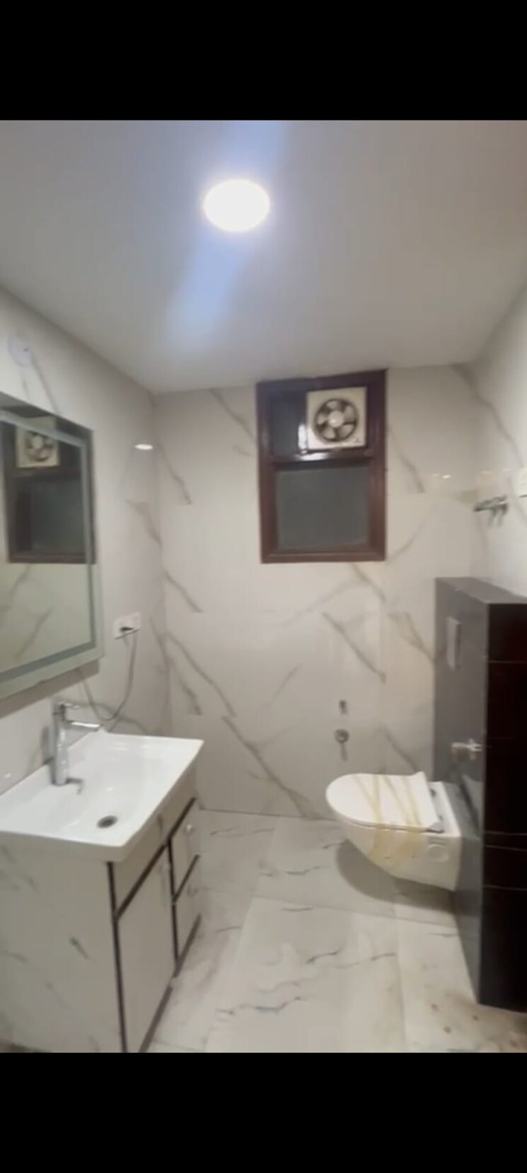 Bathroom, chattarpur 3 Bedroom 140 Sq.Yd. Builder Floor In Chattarpur Delhi 9038563
