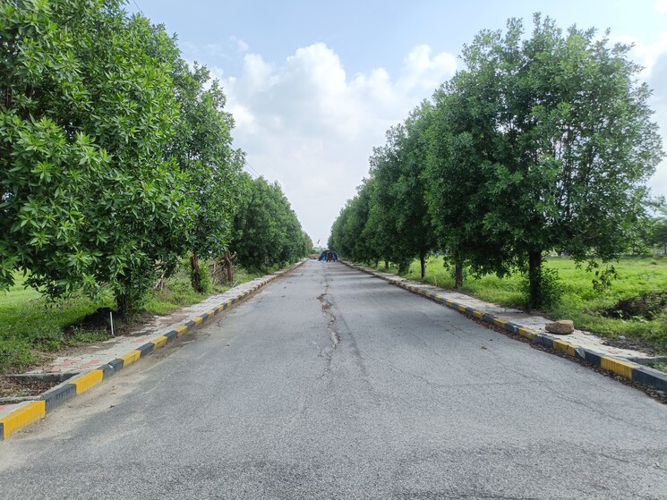 Garden, kompally  183 Sq.Yd. Plot In Kompally Hyderabad 9038578