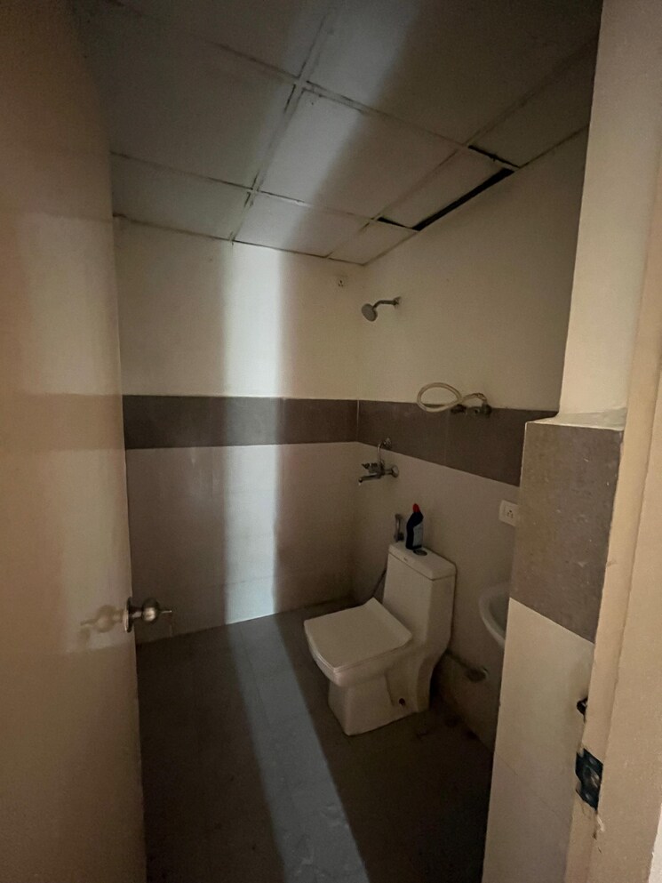 Bathroom, gls-arawali-homes-phase-2 2 Bedroom 567 Sq.Ft. Apartment In Sohna Sector 4 Gurgaon 9038694