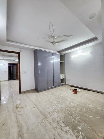 Room in 3 BHK Builder Floor at Chattarpur – for Rent
