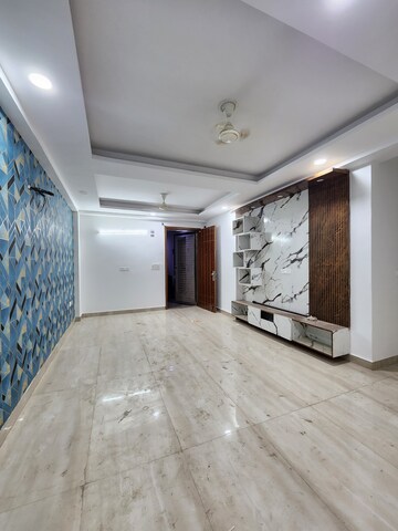 Room in 3 BHK Builder Floor at Chattarpur – for Rent