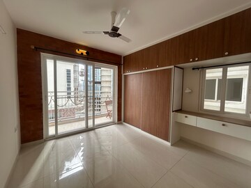 Room in 3 BHK Apartment at Prestige Beverly Hills, Kokapet – for Rent