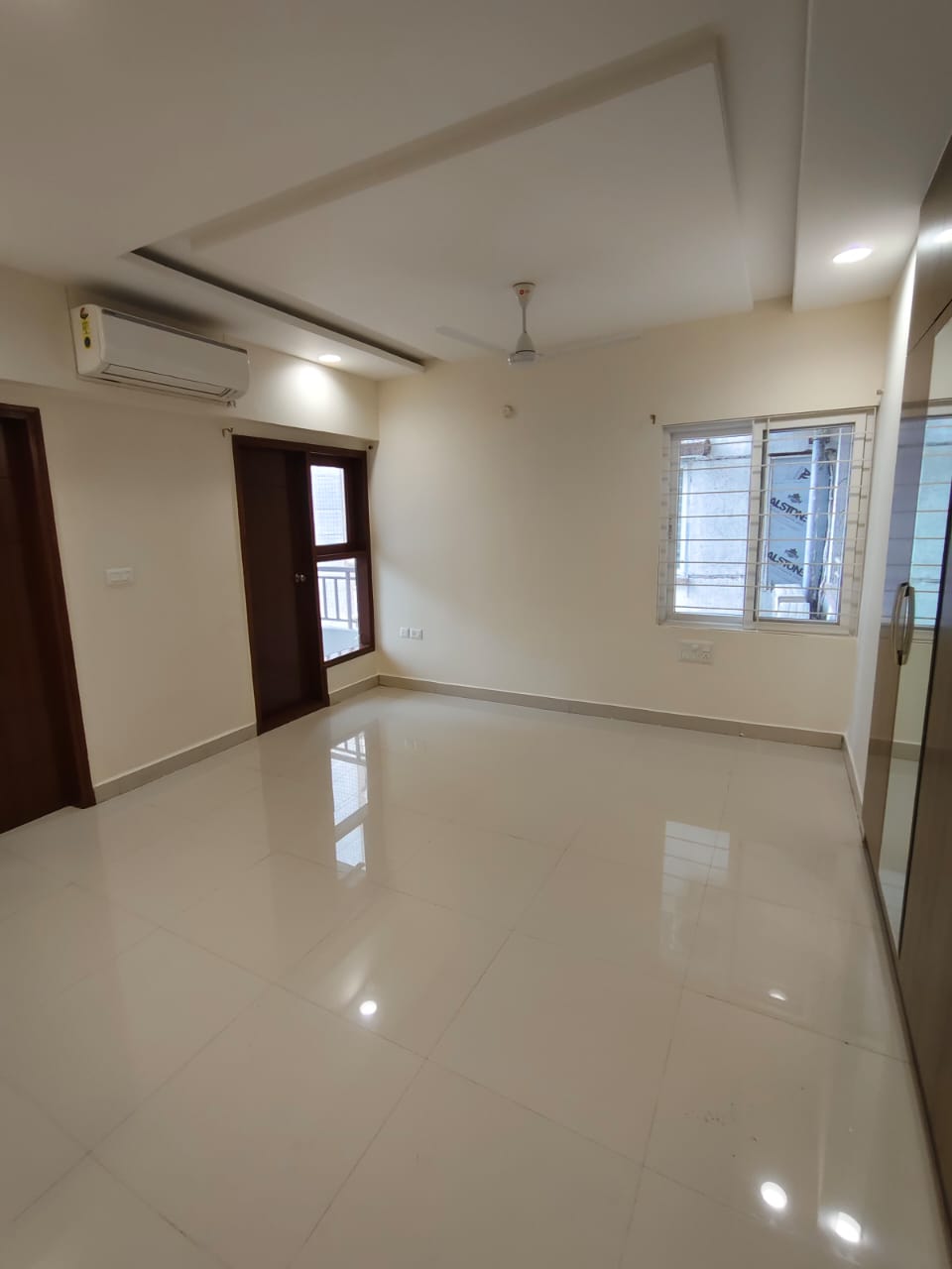 3 BHK + Servant Room Apartment For Rent in NCC Urban One