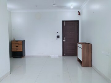 Room in 2 BHK Apartment at K Raheja Raheja Residency, Malad East – for Rent