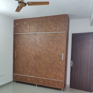 Furnished Amenities in 3 BHK Apartment at Parker White Lily, Sector 8 – for Rent