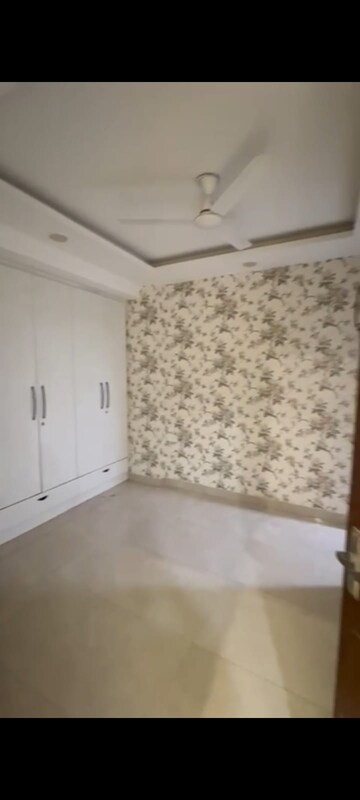 Room in 3 BHK Builder Floor at Andheria Mor Village – for Sale