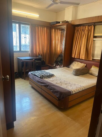 Bedroom in 1 BHK Apartment at Andheri West – for Rent
