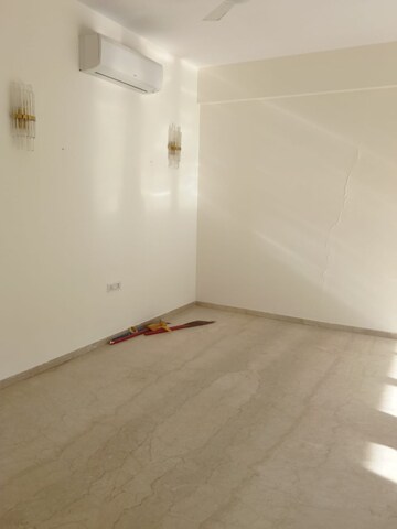 Room in 3 BHK Apartment at Adani Samsara, Sector 60 – for Rent