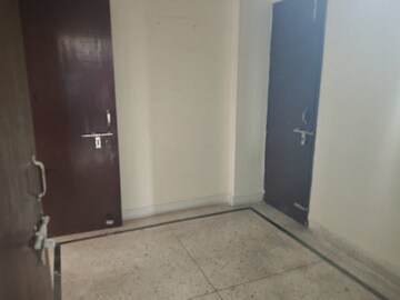 Room in 3 BHK Apartment at Sector 21c – for Rent