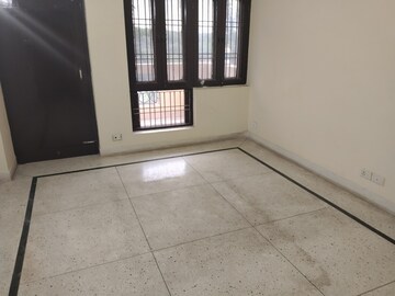 Room in 3 BHK Apartment at Sector 21c – for Rent