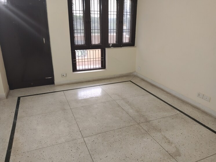 Room, sector 21c 3 Bedroom 1450 Sq.Ft. Apartment In Sector 21c Faridabad 9039060