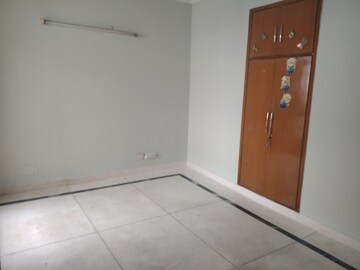 Room in 3 BHK Apartment at Sector 21c – for Rent