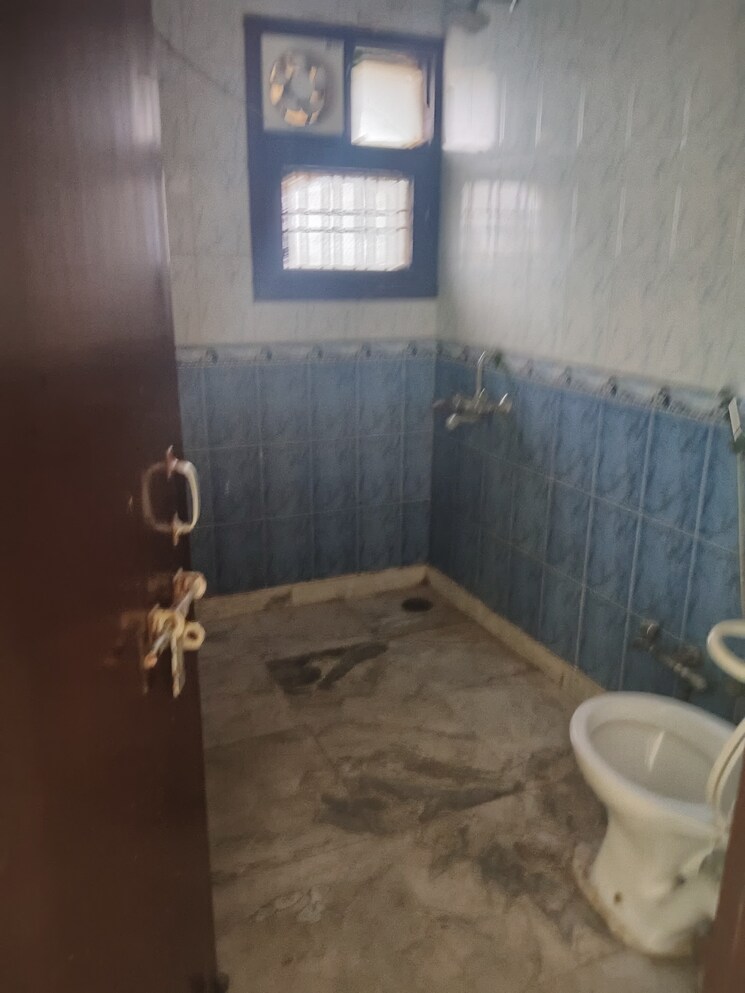 Bathroom, sector 21c 3 Bedroom 1450 Sq.Ft. Apartment In Sector 21c Faridabad 9039060