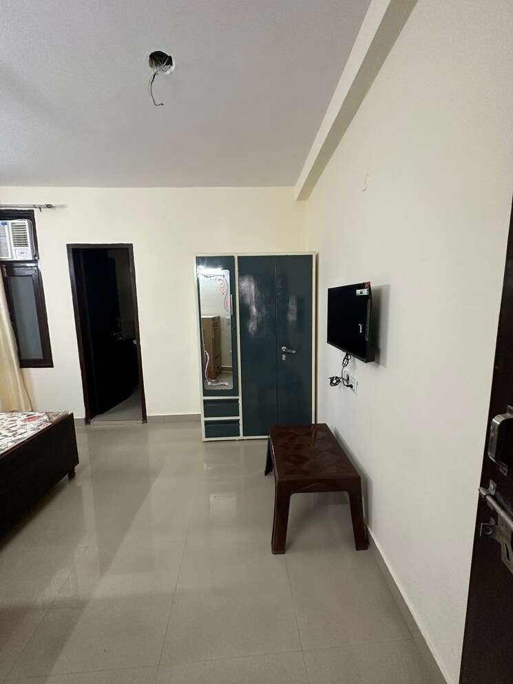 Room, sector 55 1.5 Bedroom 850 Sq.Ft. Builder Floor In Sector 55 Gurgaon 9039071