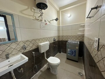Attached Bathroom in 1.5 BHK Builder Floor at Sector 55 – for Rent