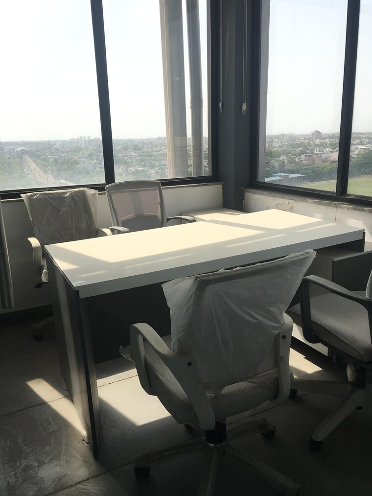 Team Area, bestfield Commercial Office Space 787 Sq.Ft. In Netaji Subhash Place Delhi 9039125