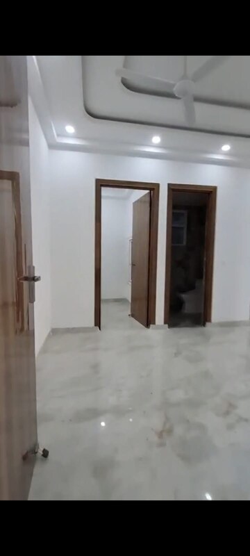 Room in 2.5 BHK Builder Floor at Sector 1 Greater Noida – for Sale