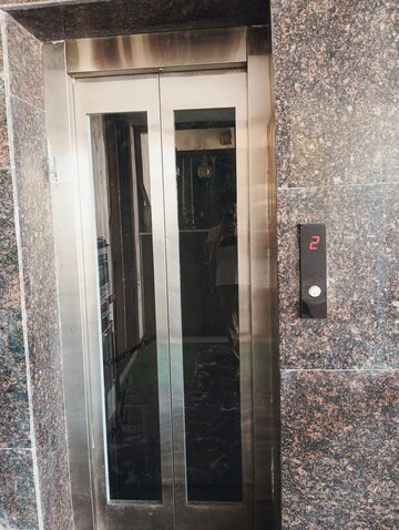 Lift in 2 BHK Builder Floor at Lado Sarai – for Sale
