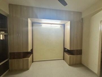 Room in 2 BHK Apartment at Tulip Lemon, Sector 69 – for Rent