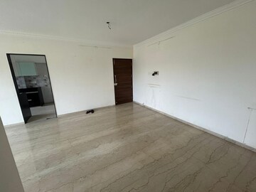 Room in 3 BHK Apartment at Vile Parle East – for Sale