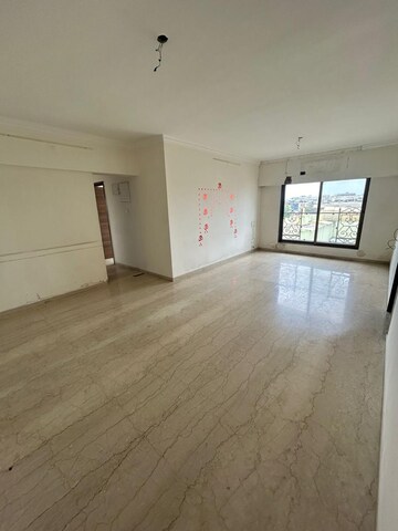 Room in 3 BHK Apartment at Vile Parle East – for Sale