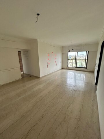Room in 3 BHK Apartment at Vile Parle East – for Sale