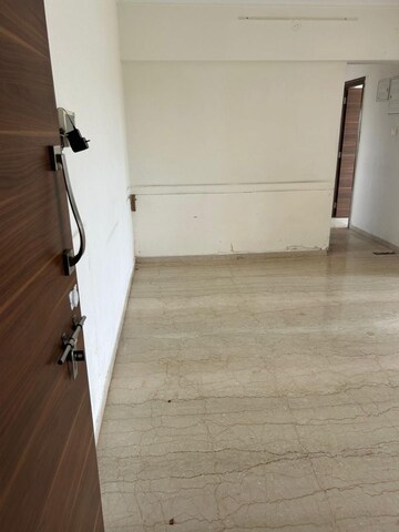 Room in 3 BHK Apartment at Vile Parle East – for Sale