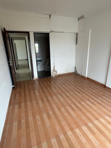 Room in 3 BHK Apartment at Vile Parle East – for Sale
