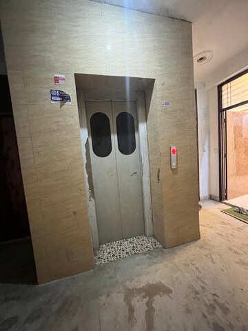 Building Lobby in 2 BHK Apartment at 3P Platinum, Sector 68 – for Rent
