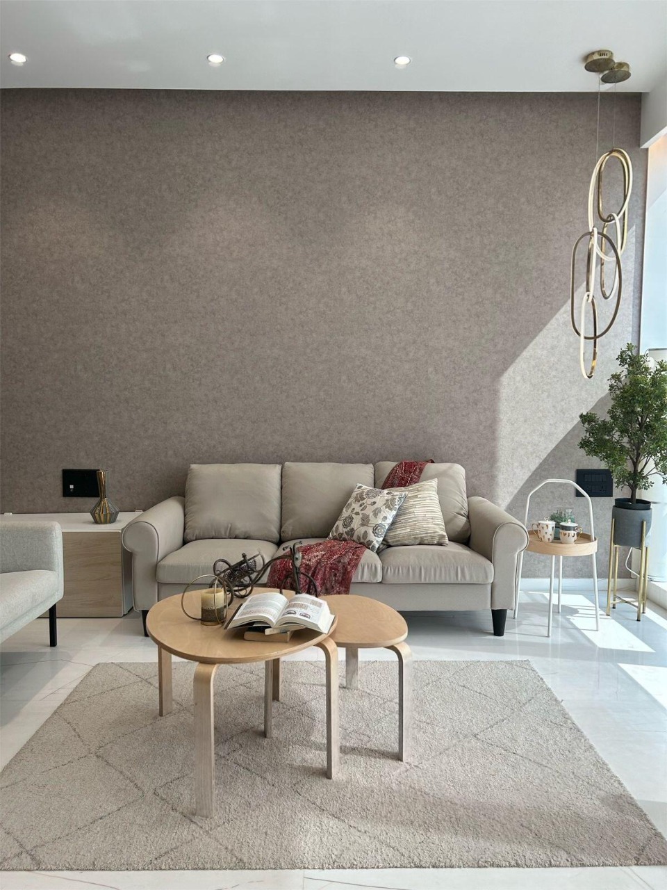 3 BHK + Servant Room Apartment For Rent in Indiabulls Blu