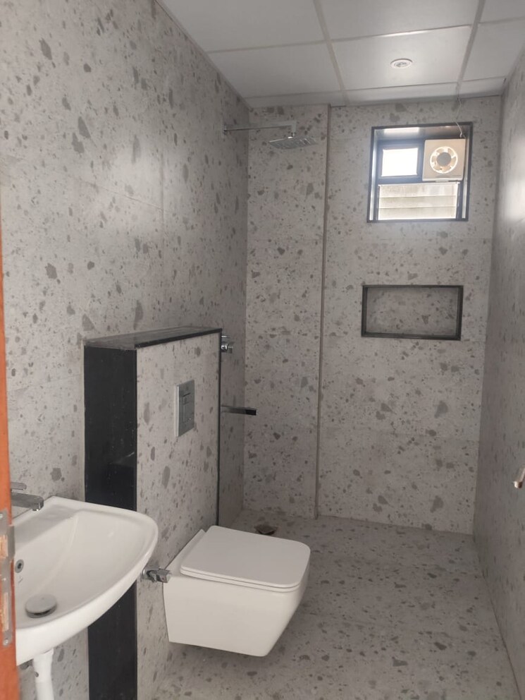 Bathroom, uptown-jubilee 3 Bedroom 3200 Sq.Ft. Apartment In Jubilee Hills Hyderabad 9039336