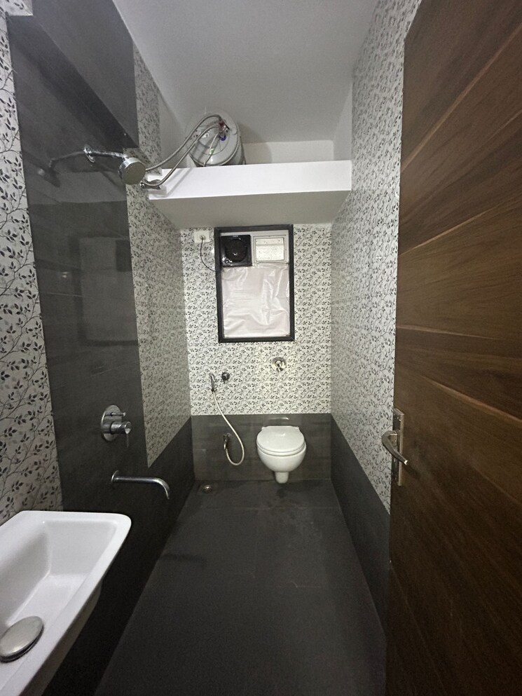 Bathroom, radha-madhav 3 Bedroom 1400 Sq.Ft. Apartment In Borivali East Mumbai 9039356