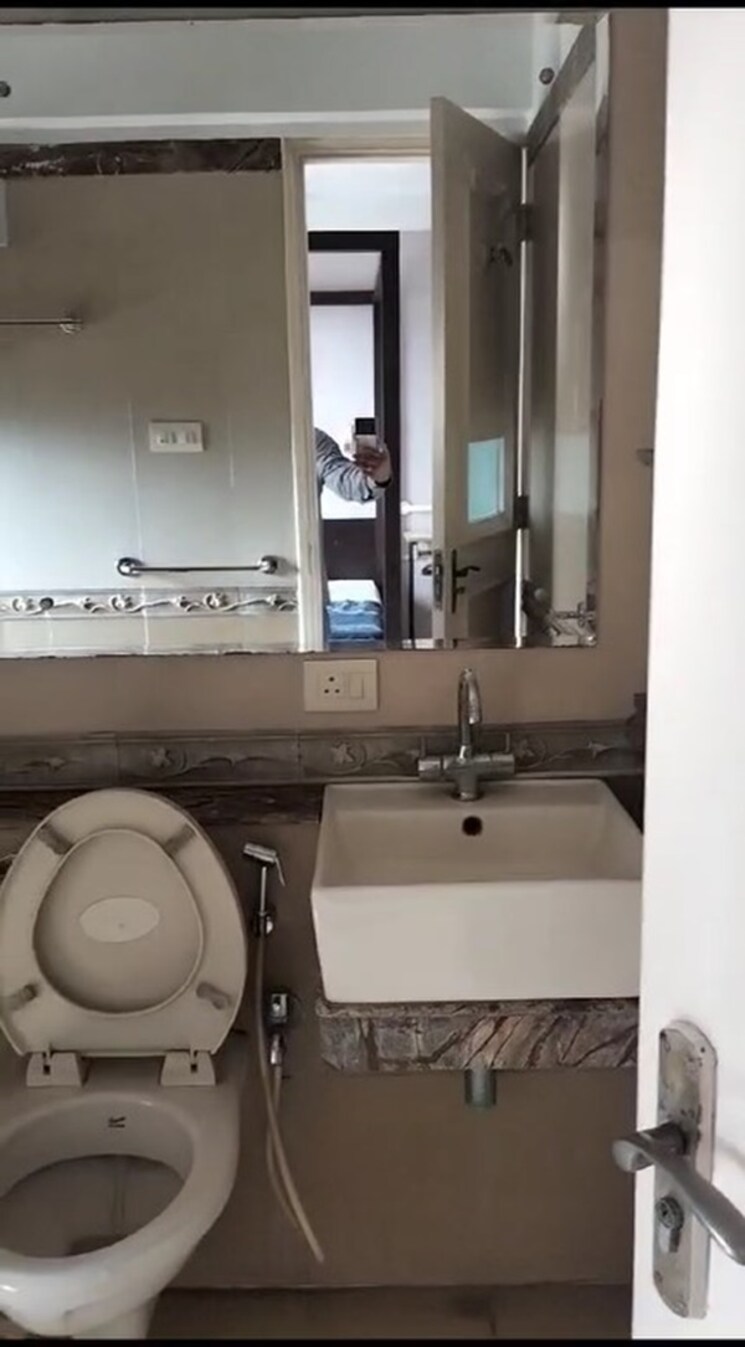 Bathroom, raheja-acropolis 2.5 Bedroom 1235 Sq.Ft. Apartment In Deonar Mumbai 9039347