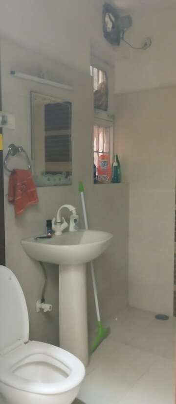 Attached Bathroom in 2.5 BHK Builder Floor at Sector 41 – for Rent