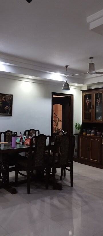 Living Room in 2.5 BHK Builder Floor at Sector 41 – for Rent