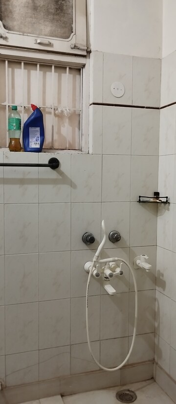 Bathroom in 2.5 BHK Builder Floor at Sector 41 – for Rent