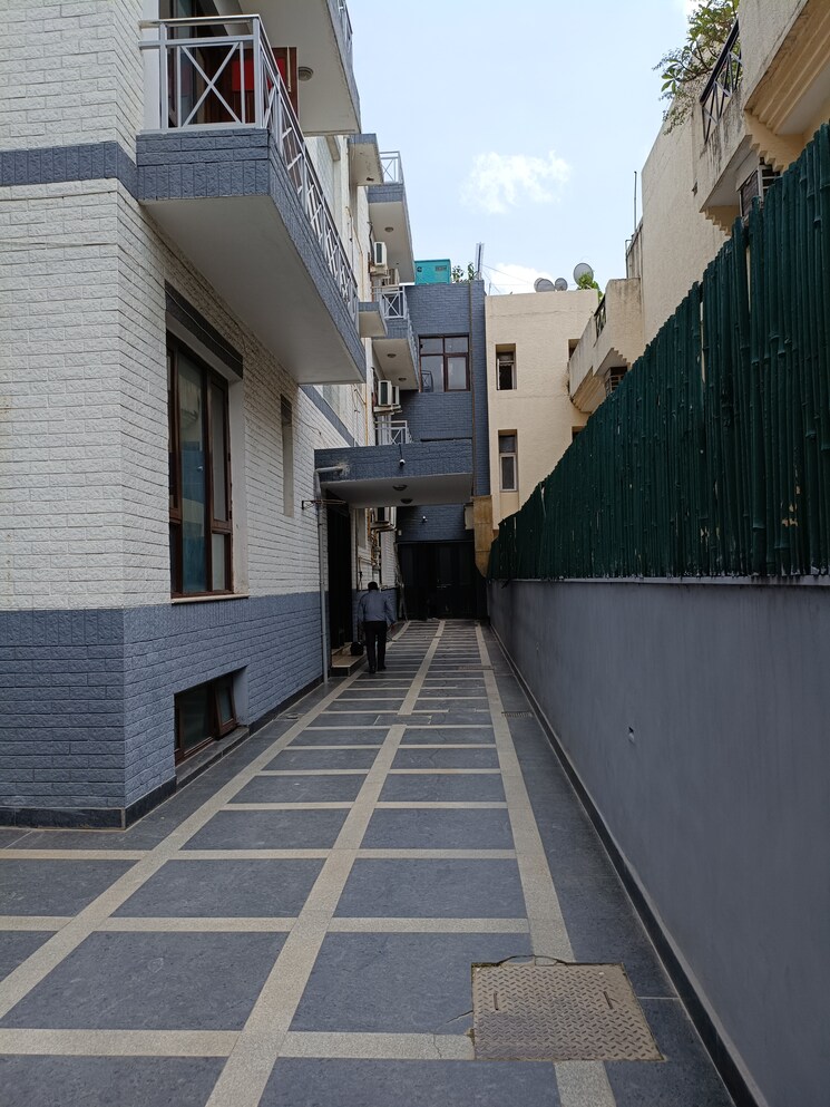 Exterior View, maharani bagh 4 Bedroom 505 Sq.Yd. Builder Floor In Maharani Bagh Delhi 9039480