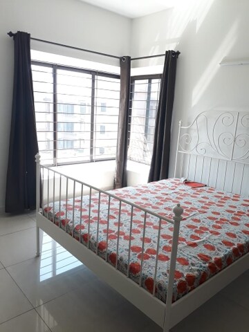 Bedroom in 3 BHK Apartment at Kadamba Plateau – for Rent