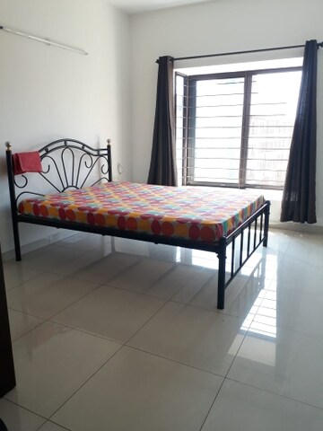 Bedroom in 3 BHK Apartment at Kadamba Plateau – for Rent