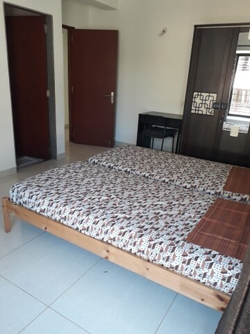 Bedroom in 3 BHK Apartment at Kadamba Plateau – for Rent
