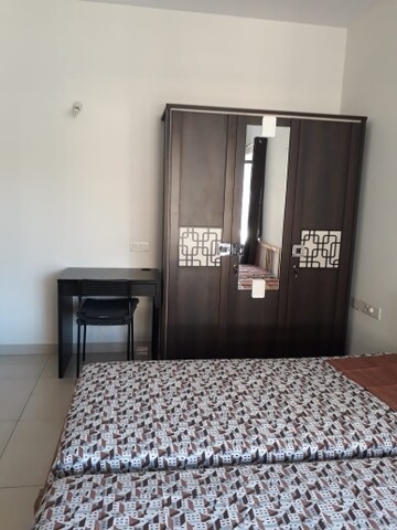 Bedroom in 3 BHK Apartment at Kadamba Plateau – for Rent
