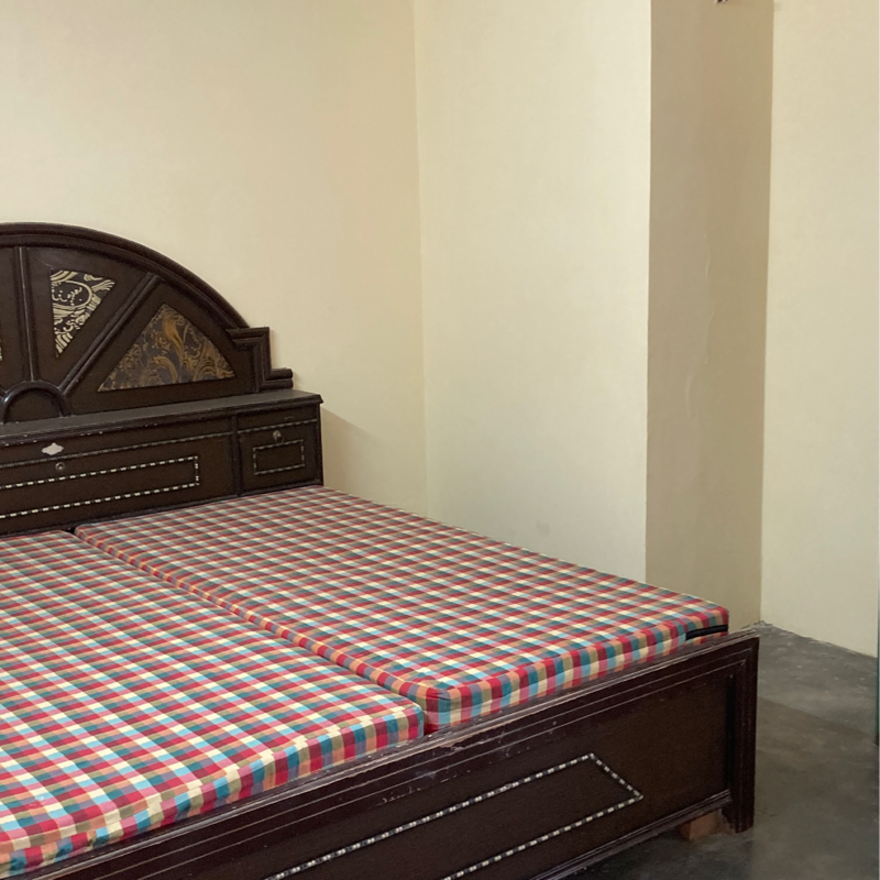 2 BHK 250 Sq.Yd. Builder Floor in Jaipuria Plaza