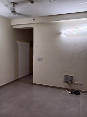 Room in 3 BHK Apartment at Mahagun Mywoods, Sector 16c Greater Noida – for Rent