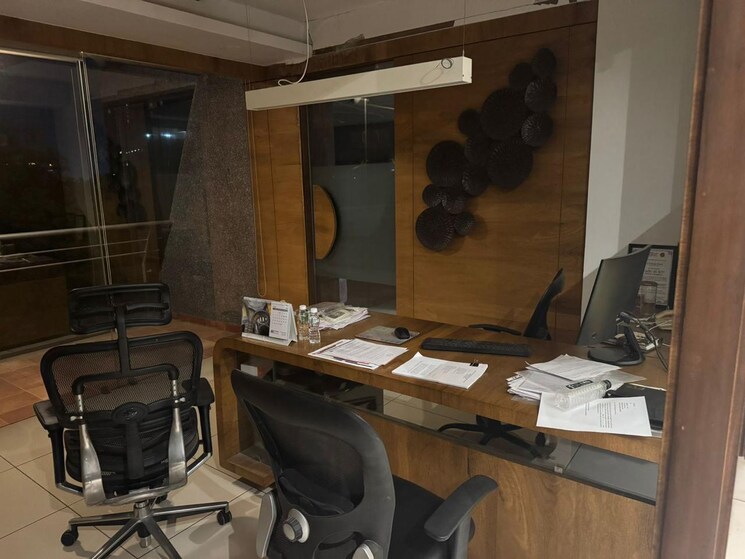 Team Area, akshar-stadia Commercial Office Space 2330 Sq.Ft. In Thaltej Ahmedabad 9039492