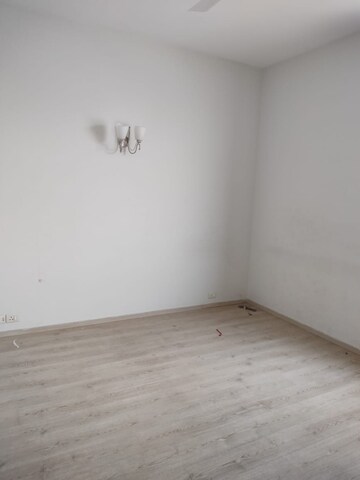 Room in 2 BHK Apartment at Ireo Skyon, Sector 60 – for Rent