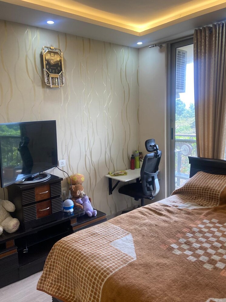 Bedroom, hiranandani-lake-verandahs 3.5 Bedroom 2200 Sq.Ft. Apartment In Bilekahalli Bangalore 9039515